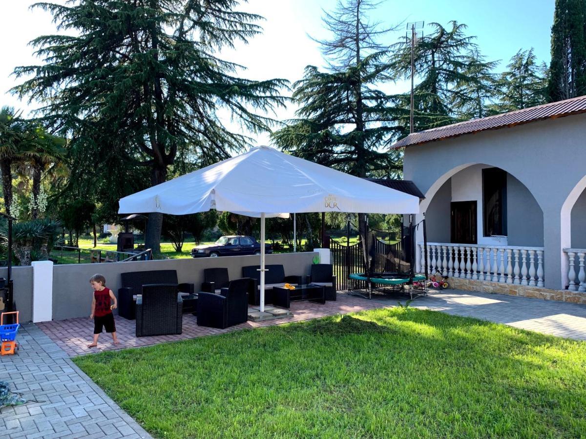 Mini Hotel Amra Pitsunda Exterior foto